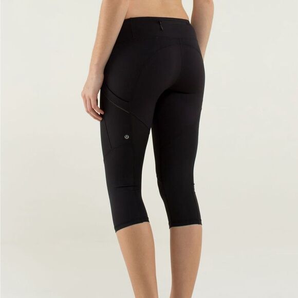 Lululemon Run: Mod Moves Crop in Black - Picture 2 of 14